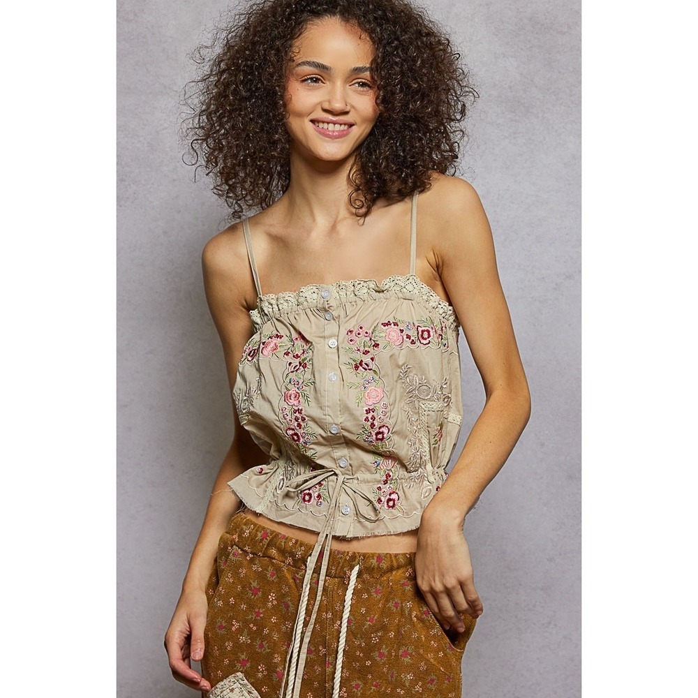 POL Button Down Floral‎ Embroidered Cropped Cami with Lace Detail - Medium